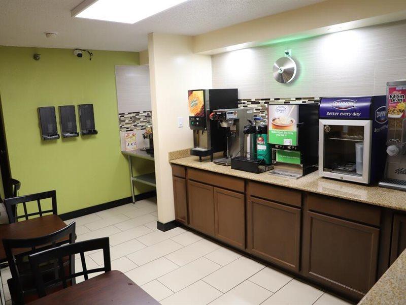 速8里士满机场酒店 沙石镇 外观 照片