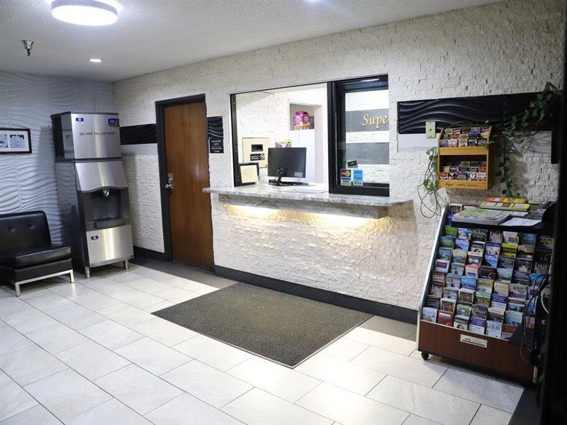 速8里士满机场酒店 沙石镇 外观 照片